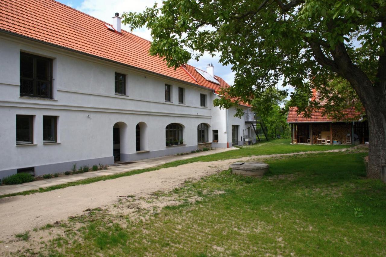 Ubytovani Na Statku Vedomice Exterior foto